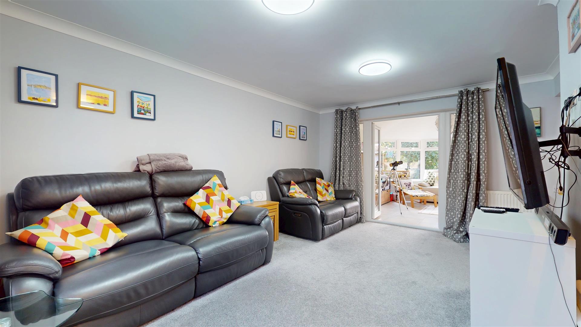 Oakley Gardens., Downhead Park, Milton Keynes